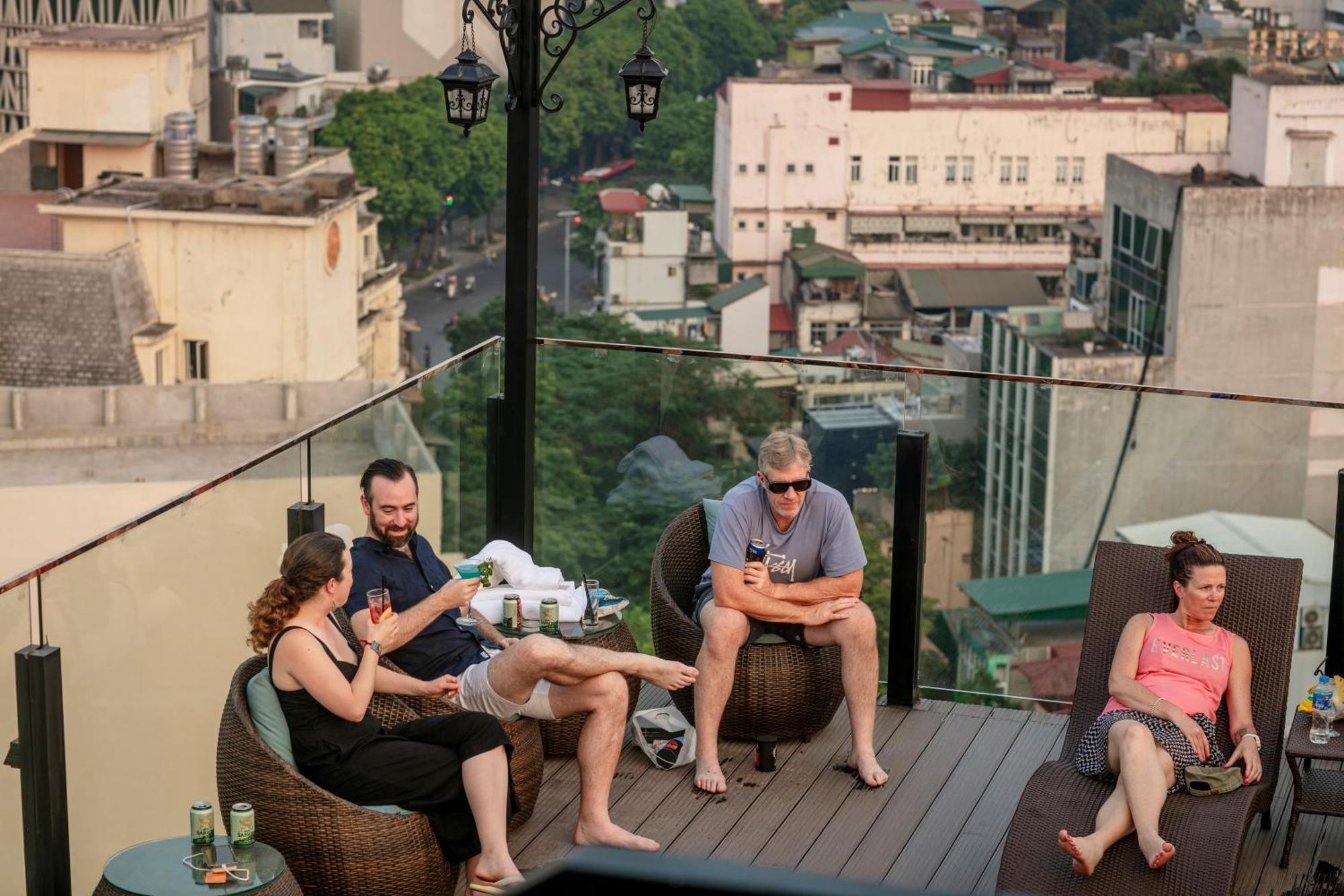May De Ville Corner Hotel Hanoi Eksteriør billede