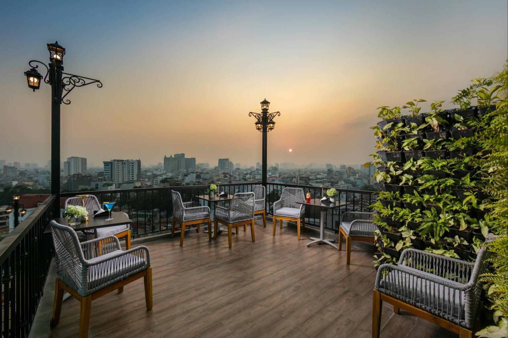 May De Ville Corner Hotel Hanoi Eksteriør billede